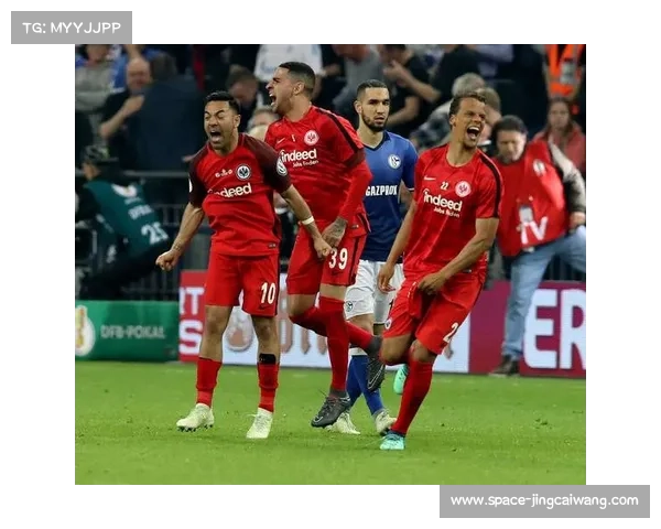 法兰克福核心格策受伤导致中场组织失衡球队进攻运转受阻 法兰克福核心格策受伤导致中场组织失衡球队进攻运转受阻